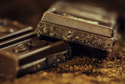 Apesar dos benefícios, consumo de chocolate amargo também pede cautela