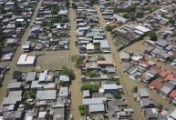 Onze cidades do Rio permanecem em alerta para deslizamentos e desabamentos