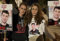Hamas afirma que dois reféns israelenses estão mortos; Israel diz que vídeos são tortura psicológica