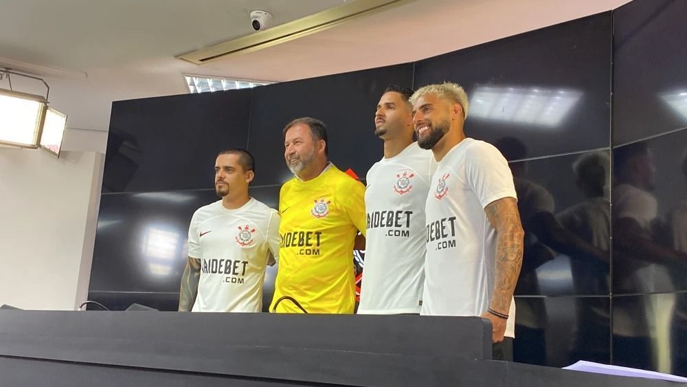 Timão apresentou novo parceiro neste domingo (7)