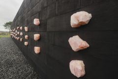 Cristais na obra &quot;Generator&quot;, de Marina Abramovic