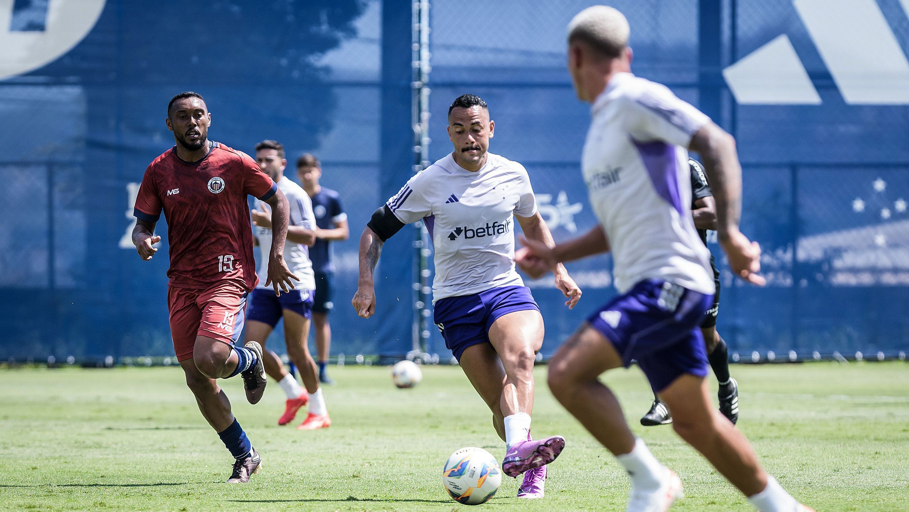Cruzeiro enfrenta o Villa Nova-MG na estreia do Campeonato Mineiro
