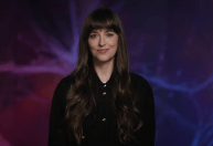 Dakota Johnson diz que falar de nepotismo no cinema é 