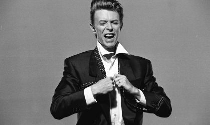 Paris inaugura rua em homenagem a David Bowie em seu aniversário