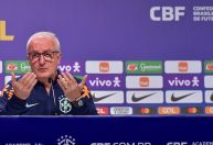 Dorival fala sobre Diniz e desfalques em clubes brasileiros: 