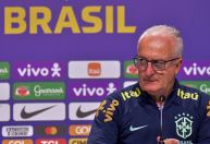 Dorival sobre Neymar: "Temos que aprender a jogar sem ele"