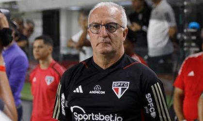 Dorival na partida entre São Paaulo x Red Bul Bragantino. Ele está no SPFC desde abril de 2023