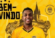 Atacante Jô deixa a aposentadoria para jogar a Série B