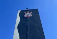 Nova gestão do Corinthians descobre câmeras e microfones em sala da presidência