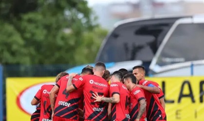 Athletico-PR apenas empata diante do Azuriz pelo Campeonato Paranaense