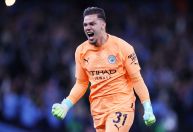 Ederson é eleito o melhor goleiro do mundo pela Fifa