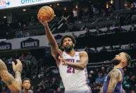 NBA: Joel Embiid alcança marca histórica em noite movimentada na liga
