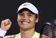 Emma Raducanu volta a um Grand Slam com vitória sobre Shelby Rogers