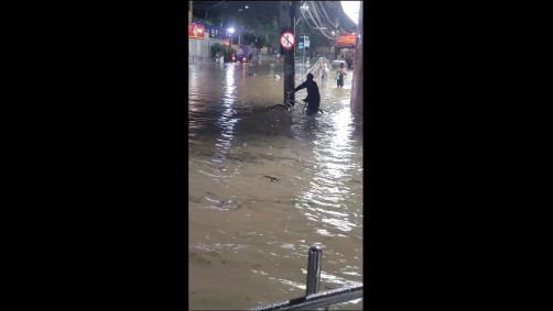 Enchente em Mesquita, na Baixada Fluminense