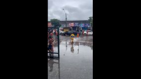 Limpeza do hospital Ronaldo Gazzolla após enchente