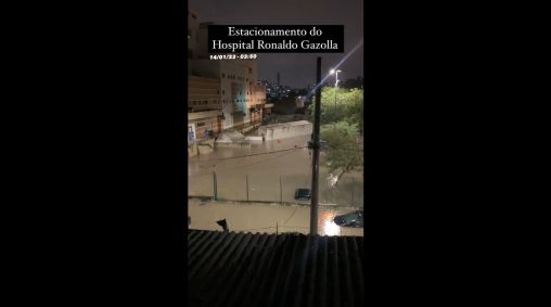 Estacionamento do hospital Ronaldo Gazzolla, no Rio, ficou inundado