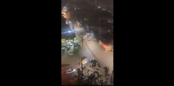 Alagamento na região central de Belford Roxo, na Baixada Fluminense