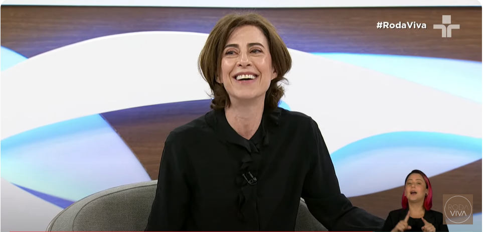 Fernanda Torres durante programa Roda Viva, da TV Cultura em janeiro de 2024