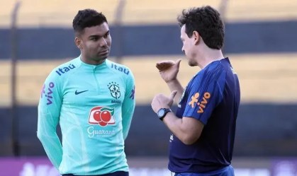 Casemiro e Fernando Diniz em treino da Seleção Brasileira