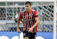 São Paulo exerce opção de compra e anuncia permanência de Ferraresi