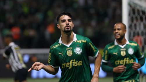 Flaco López comemora gol sobre o Santos no Allianz