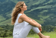 Gisele Bündchen se emociona ao falar sobre divórcio: "Vivendo minha verdade"