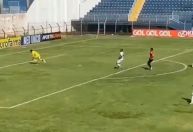 Jogo da Copinha tem gol de goleiro bizarro; assista