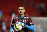 Flamengo vende Santos ao Fortaleza, mas segura goleiro até o fim de janeiro