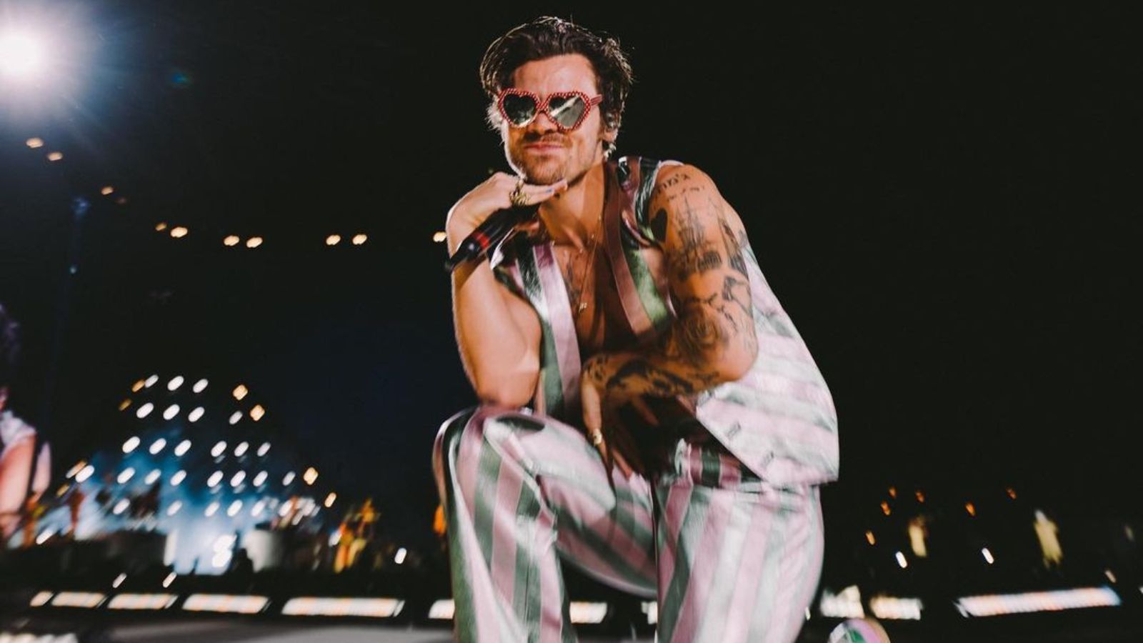 Marca de Harry Styles esgota linha de produtos eróticos em minutos