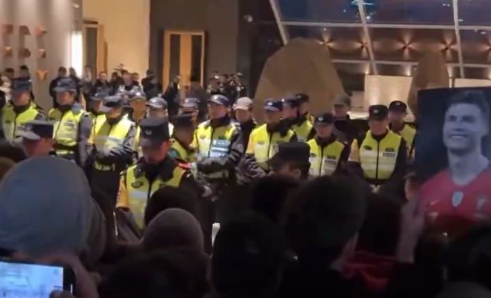 Torcedores invadem hotel de Cristiano Ronaldo