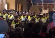 Fãs de Cristiano Ronaldo invadem hotel do Al Nassr na China; veja