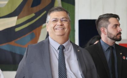 Futuro ministro do STF, Flávio Dino participou da cerimônia de um ano dos ataques de 8 de janeiro