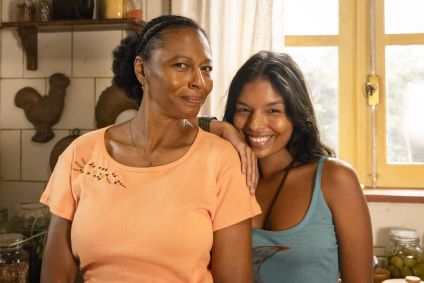 Segunda fase de Renascer: Inácia (Edvana Carvalho) e Ritinha (Mell Muzzillo)