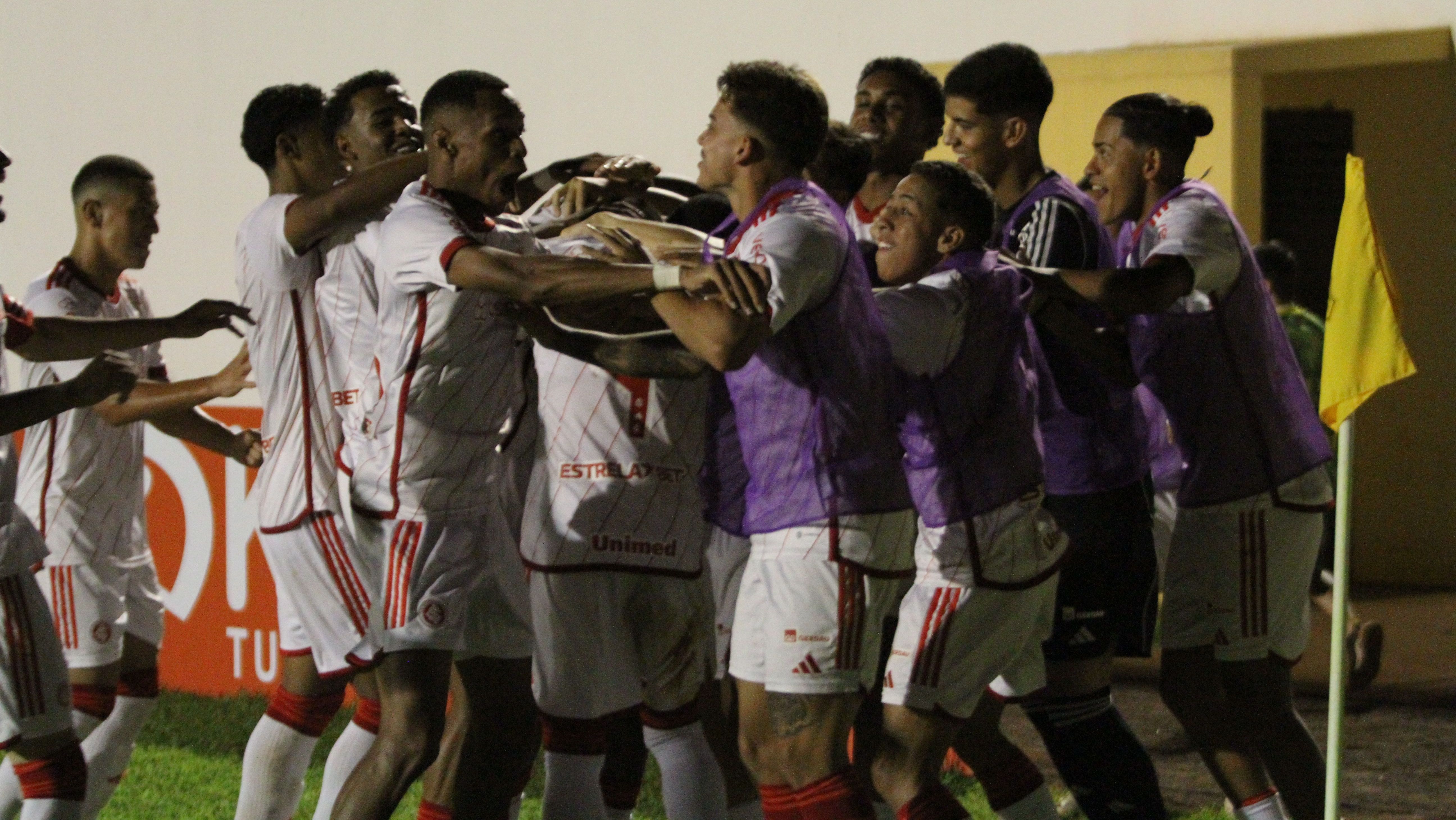 Internacional venceu o Velo Clube por 2 a 1 na 2ª rodada
