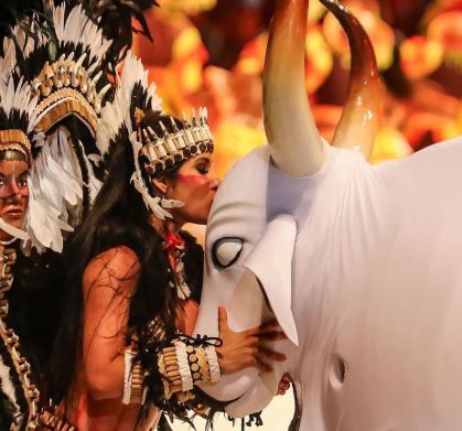BBB Isabelle participa ativamente do maior festival de folclore do país