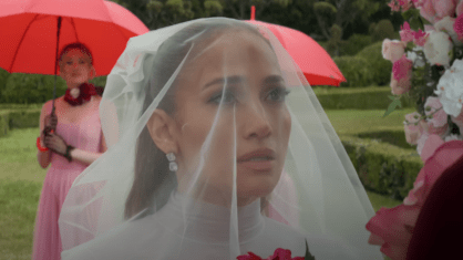 J-Lo aparece vestida de noiva em novo videoclipe "Can’t Get Enough"