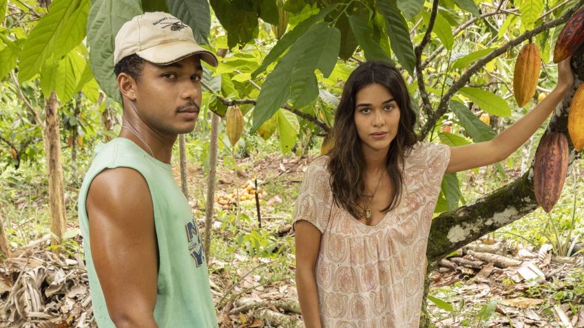 João Pedro (Juan Paiva) e Mariana (Theresa Fonseca) / Fábio Rocha/TV Globo
