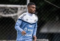 Zagueiro do Santos está entre os melhores do mundo no jogo aéreo; veja ranking