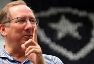 John Textor diz ter provas de corrupção na arbitragem brasileira