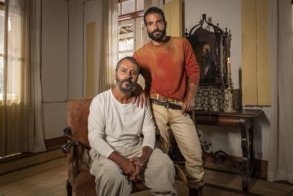 O protagonista de Renascer, José Inocêncio, em dois momentos: Humberto Carrão na primeira fase e Marcos Palmeira na segunda fase
