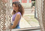Atriz de "Renascer" estava na universidade quando soube que faria a novela