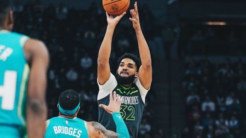 Karl-Anthony Towns anotou 62 pontos na derrota do Minnesota Timberwolves para o Charlotte Hornets
