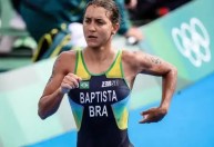 Triatleta Luisa Baptista recebe alta após mais de três meses internada