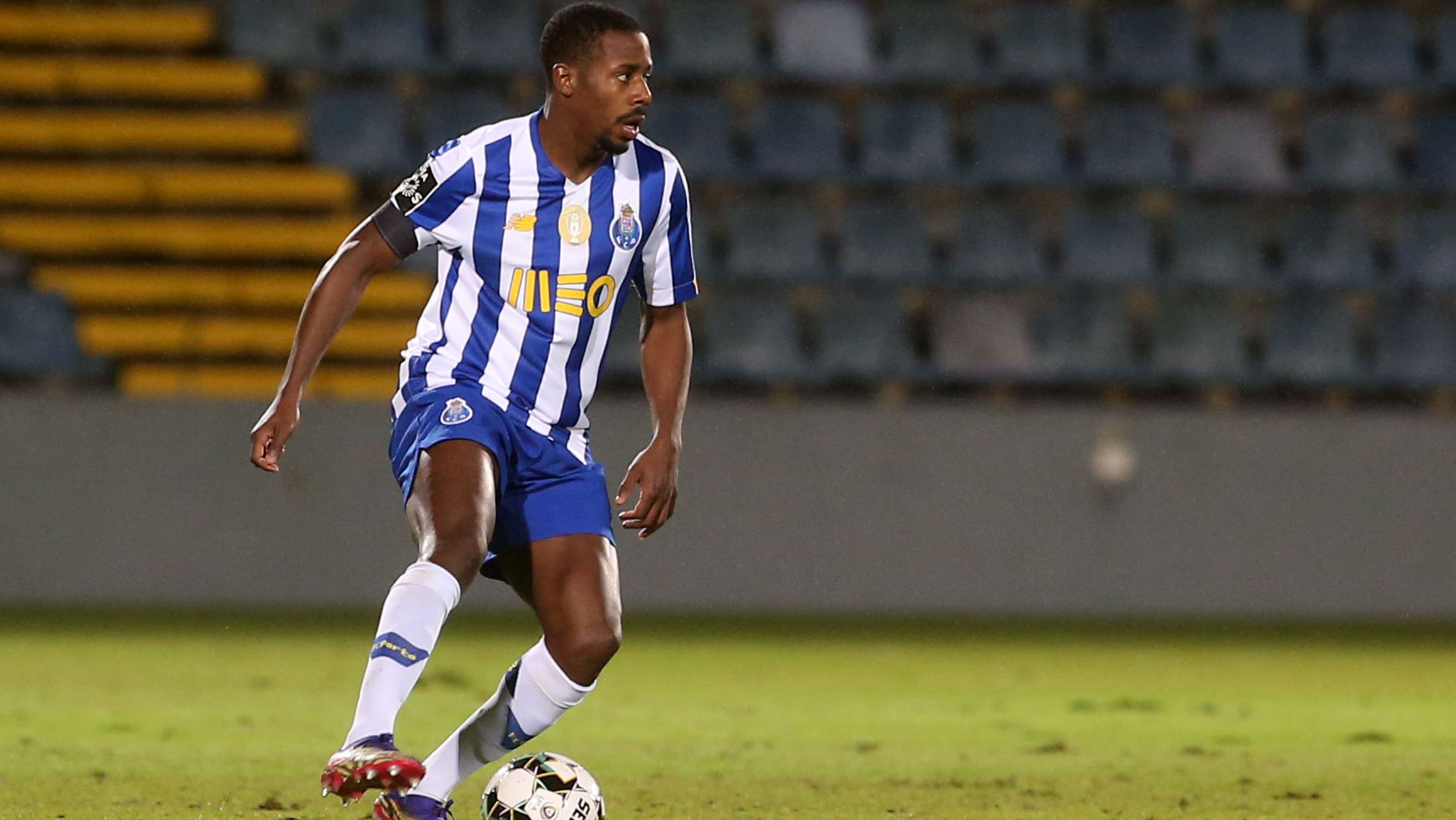 Manafá, novo reforço do Botafogo, quando atuava pelo Porto