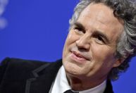 Mark Ruffalo revela retirada de tumor do cérebro
