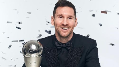 Messi com prêmio Fifa The Best