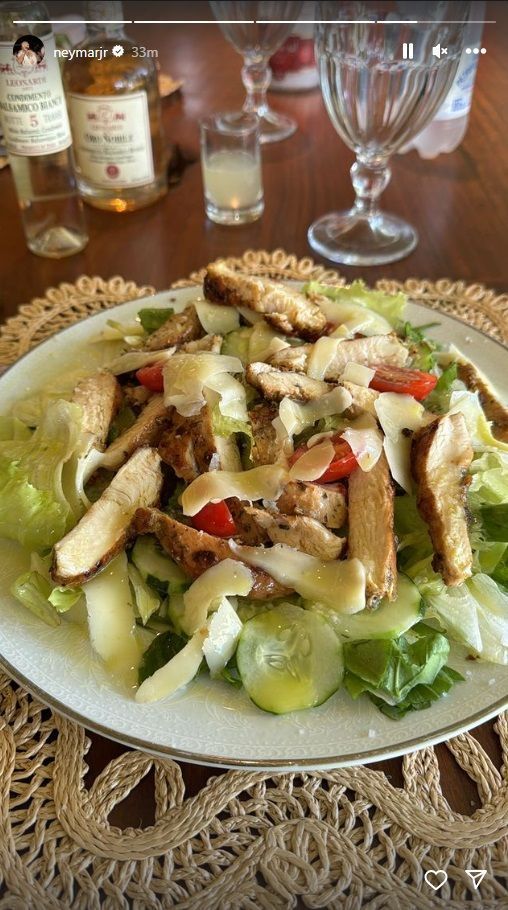Neymar publicou foto de um prato de salada / Reprodução/Instagram Neymar