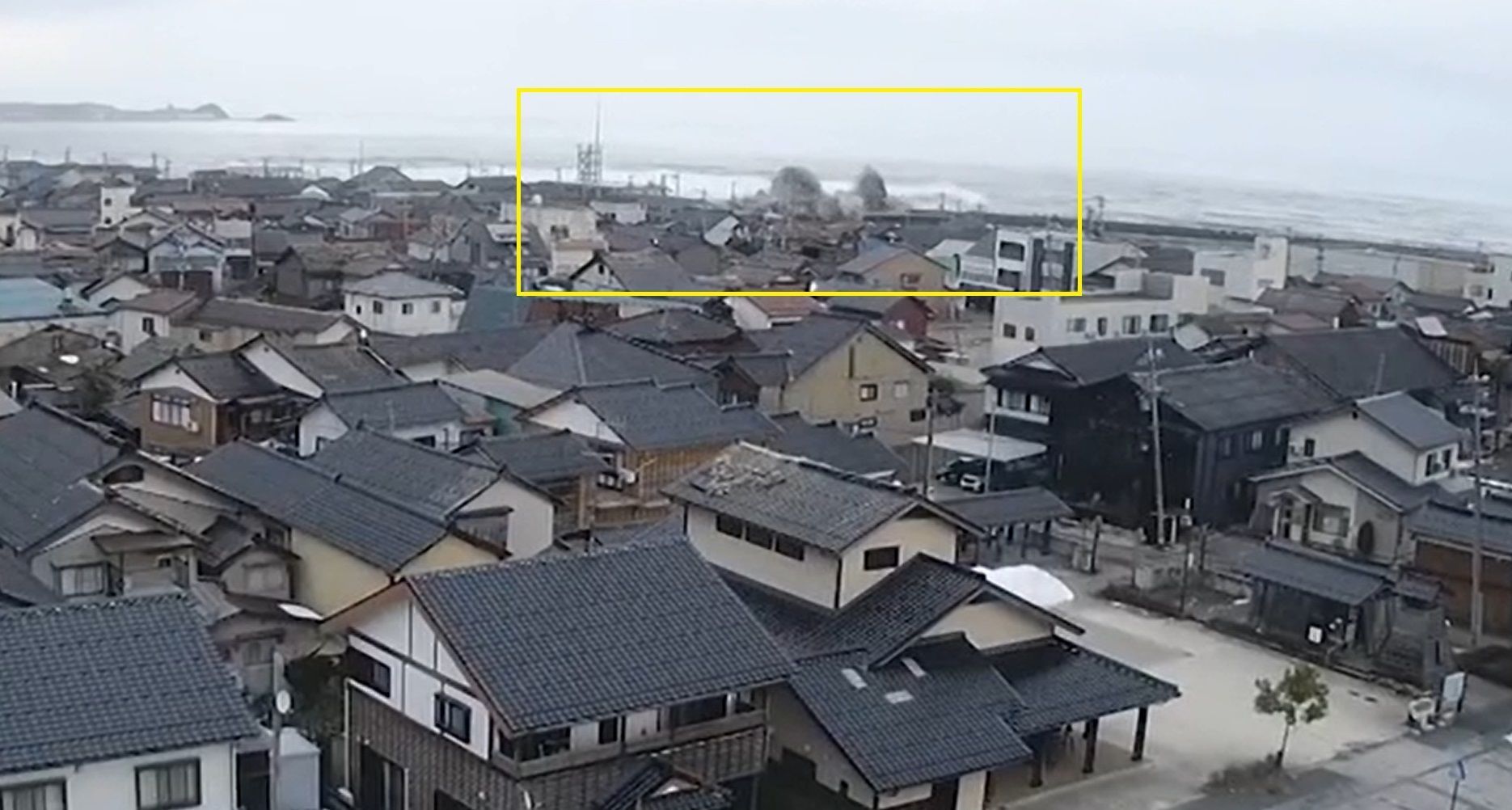 Onda menor de tsunami provocada pelo terremoto no Japão atinge cidade de Suzu, sem gerar problemas / Reprodução/CNN
