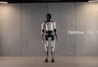 Elon Musk publica novo vídeo de robô humanoide da Tesla