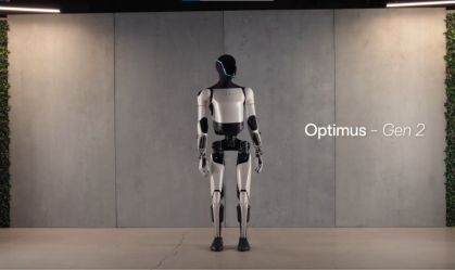 Elon Musk publica novo vídeo de robô humanoide da Tesla